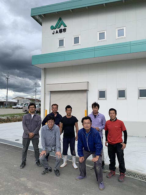 JA堺市 大阪エコ農産物出荷部会の皆さんの写真